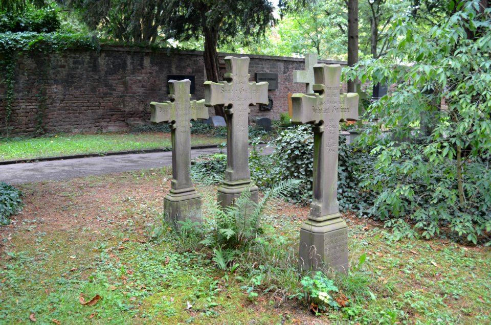 Frankfurt, Hauptfriedhof, Grab D 235 Gattinger