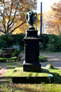 Frankfurt, Hauptfriedhof, Grab F 437-438 Schaffner (1)
