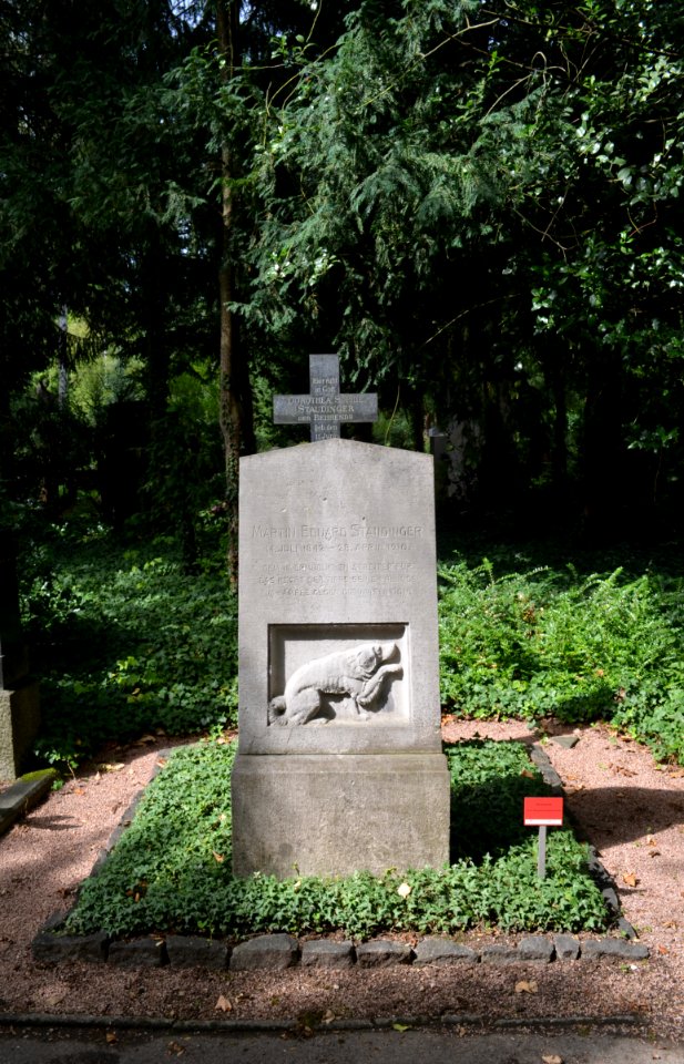Frankfurt, Hauptfriedhof, Grab C 59-60 Staudinger