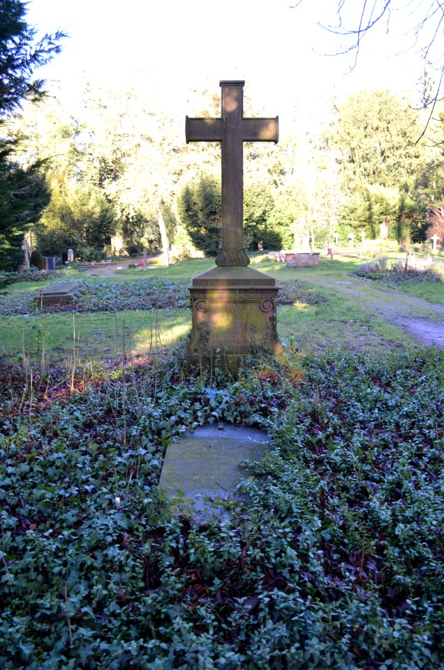 Frankfurt, Hauptfriedhof, Grab D 489 Campell