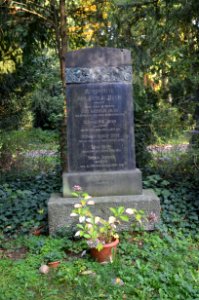 Frankfurt, Hauptfriedhof, Grab C 370 Buch