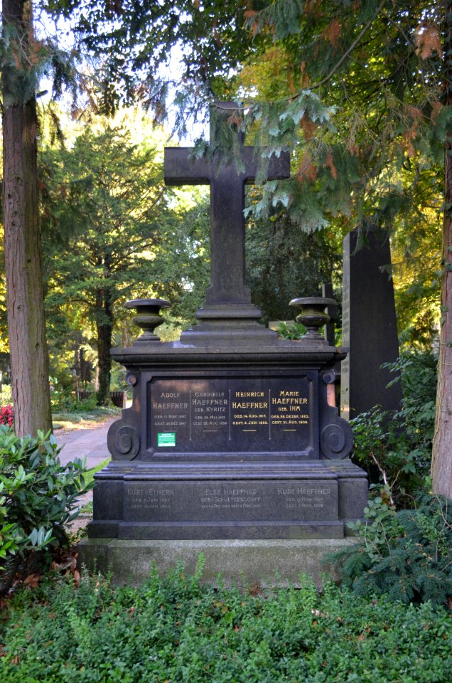 Frankfurt, Hauptfriedhof, Grab E 703 Haeffner