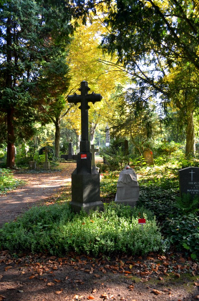 Frankfurt, Hauptfriedhof, Grab E 724 Burnitz