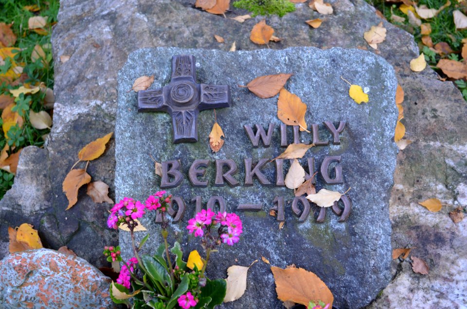 Frankfurt, Hauptfriedhof, Grab E an der Mauer 339a Willy Berking (1)