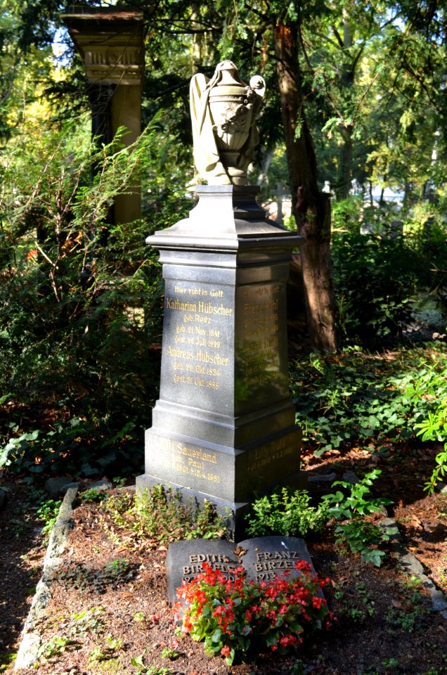 Frankfurt, Hauptfriedhof, Grab E 810 Hübscher