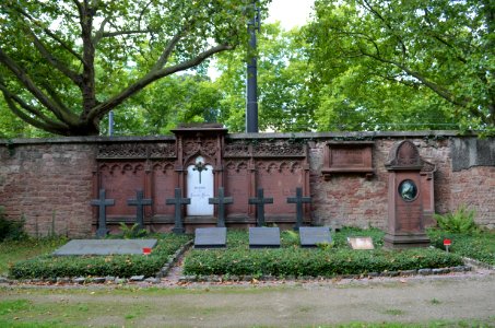 Frankfurt, Hauptfriedhof, Grab E adM 415-417 Reiss-Stiebel