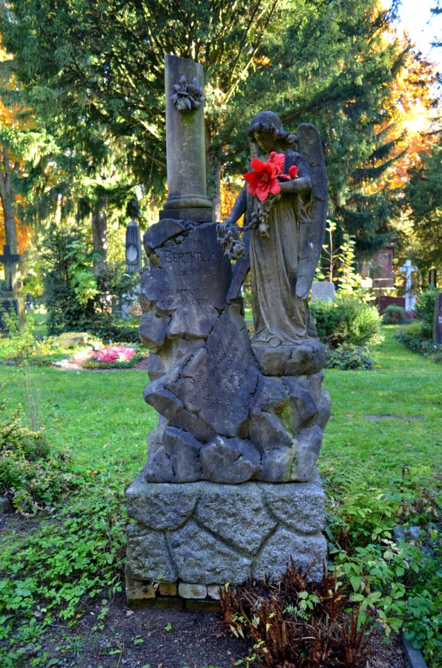 Frankfurt, Hauptfriedhof, Grab F 2029 John