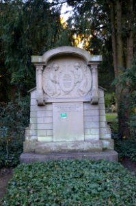 Frankfurt, Hauptfriedhof, Grab E 820 Pfaff