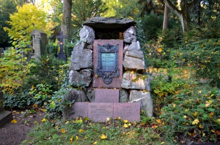 Frankfurt, Hauptfriedhof, Grab F 63 Knabenschuh