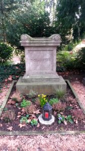Frankfurt, Hauptfriedhof, Grab H 419 Schausten