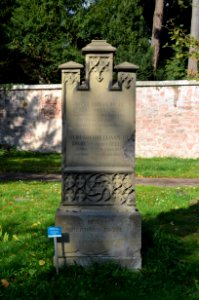 Frankfurt, Hauptfriedhof, Grab F 592-593 Roghé