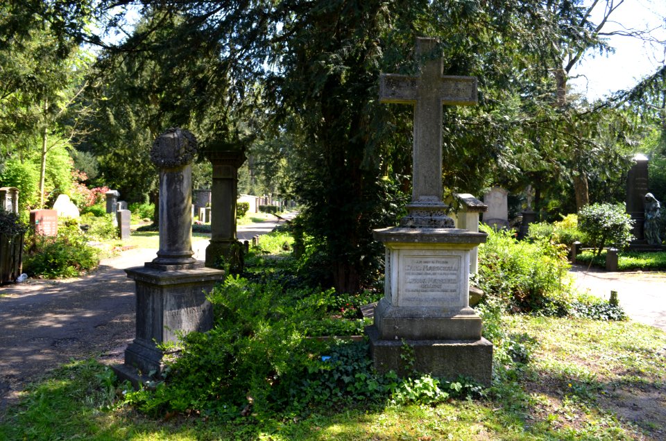 Frankfurt, Hauptfriedhof, Grab F 535 Marschall (1)