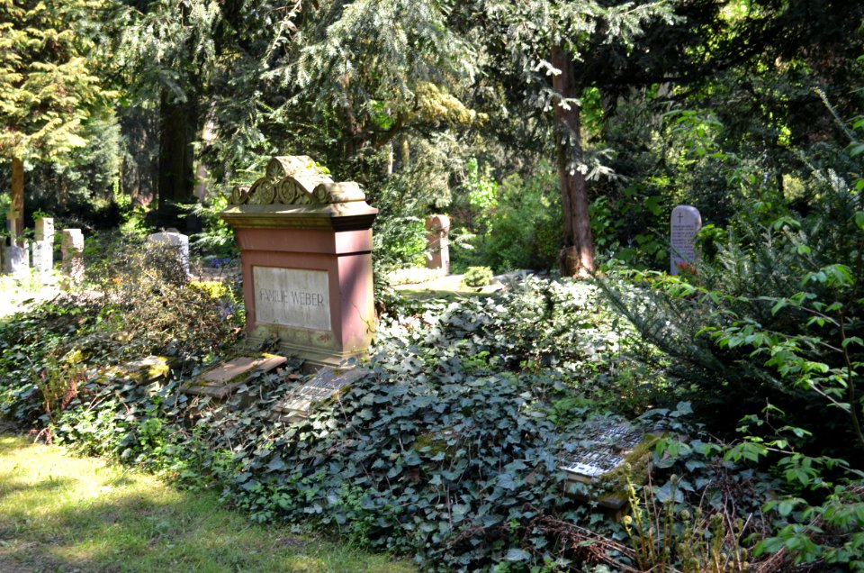 Frankfurt, Hauptfriedhof, Grab G 203-205 Weber (1)