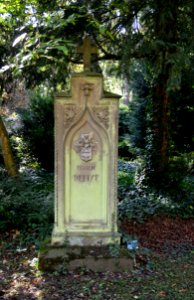 Frankfurt, Hauptfriedhof, Grab E 87-90 Defize