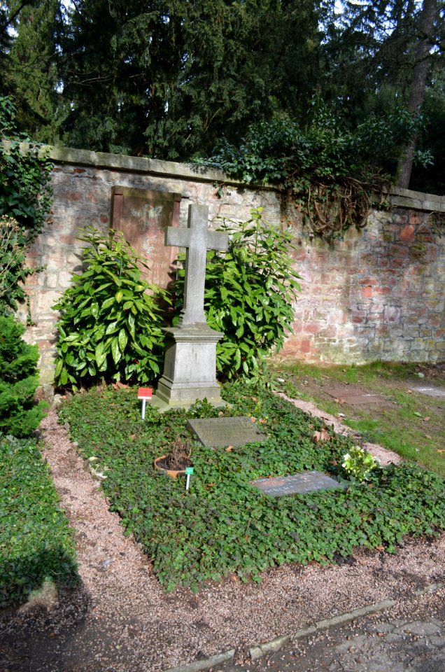 Frankfurt, Hauptfriedhof, Grab G adM 516 Burnitz (1)