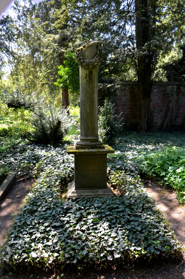 Frankfurt, Hauptfriedhof, Grab G 223 Breul
