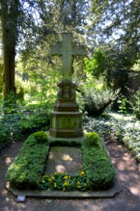 Frankfurt, Hauptfriedhof, Grab G 222 Breul-Sebikoh