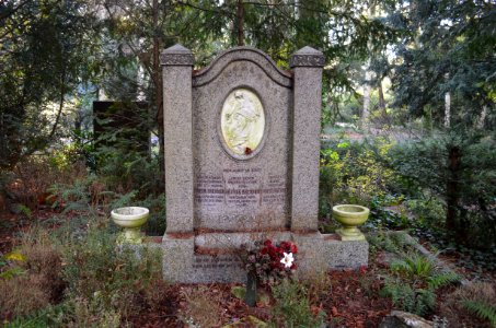 Frankfurt, Hauptfriedhof, Grab V 429 Brenner
