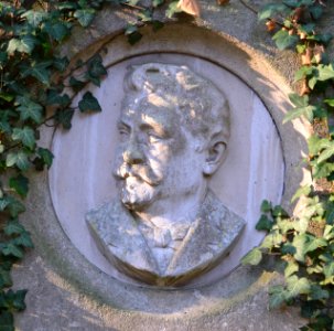Frankfurt, Hauptfriedhof, Grab V 267 Sendelbach (1)