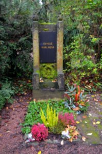 Frankfurt, Hauptfriedhof, Grab V 87 Holzamer-Henn