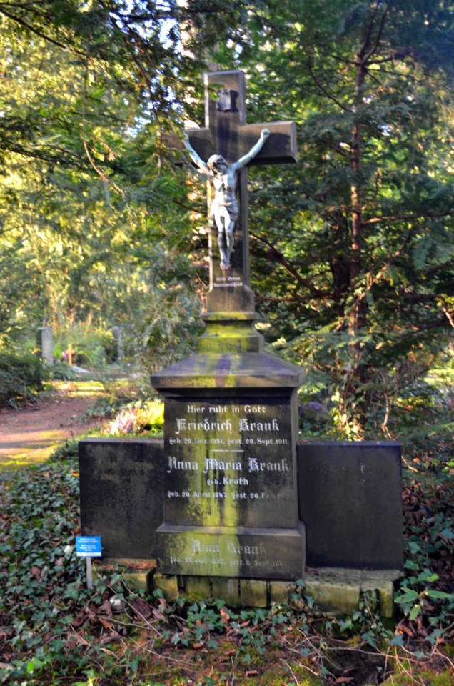 Frankfurt, Hauptfriedhof, Grab V 341 Krank