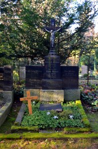 Frankfurt, Hauptfriedhof, Grab V 339 Krämer