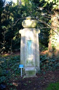 Frankfurt, Hauptfriedhof, Grab XIV Urnenhain 121 Deutschmann, Bader
