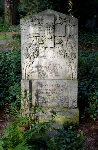Frankfurt, Hauptfriedhof, Grab II 28 Weiss