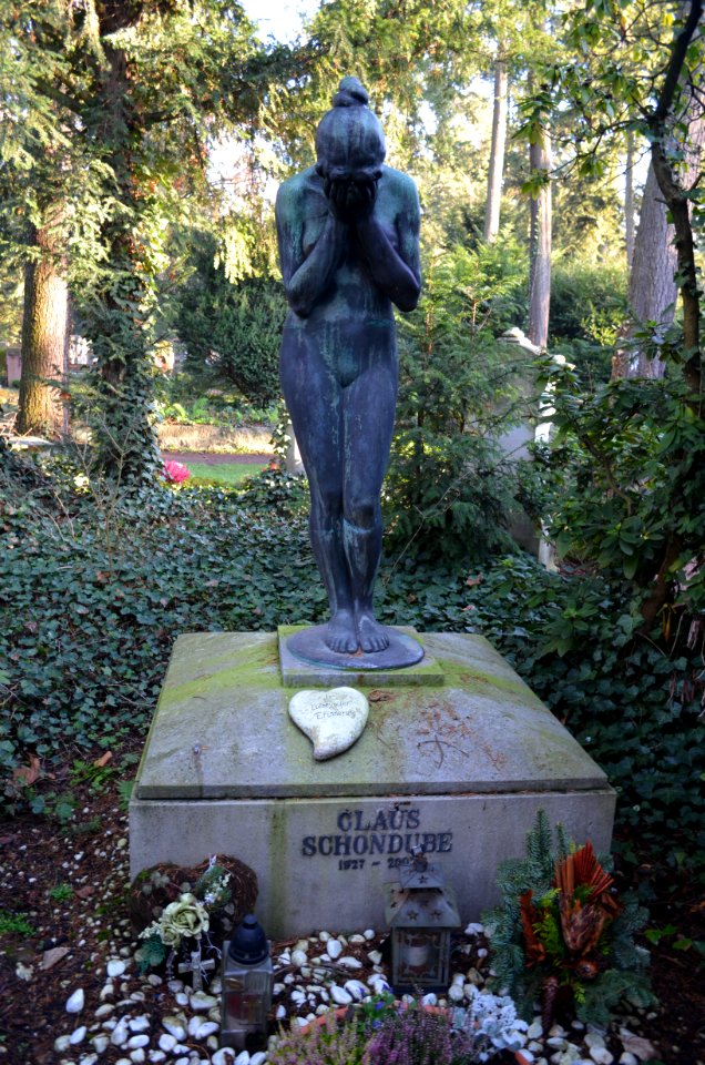 Frankfurt, Hauptfriedhof, Grab XIV Urnengartengräber 26 Welcker, Schöndube
