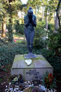 Frankfurt, Hauptfriedhof, Grab XIV Urnengartengräber 26 Welcker, Schöndube