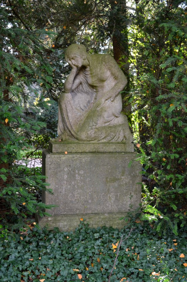 Frankfurt, Hauptfriedhof, Grab II 205 Klamberg