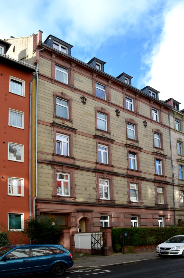 Frankfurt, Hegelstraße 9