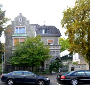 Frankfurt, Holbeinstraße 8