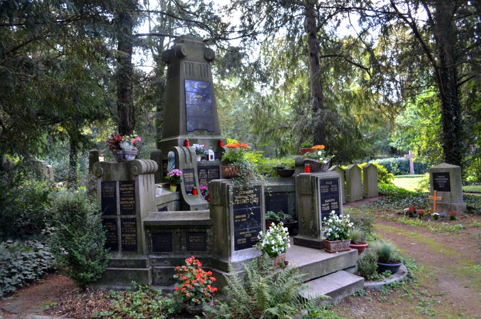 Frankfurt, Hauptfriedhof, Grab D 309-310 Verein für Feuerbestattung (1)