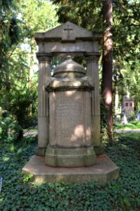 Frankfurt, Hauptfriedhof, Grab D 407-409 Simons