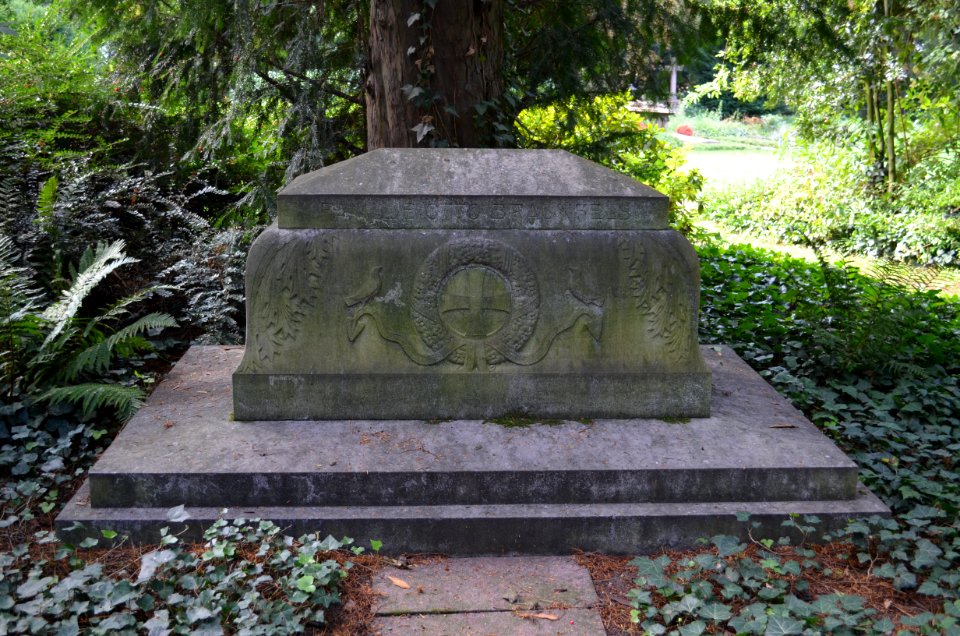 Frankfurt, Hauptfriedhof, Grab D 324 Braunfels (1)