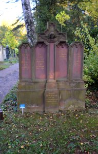 Frankfurt, Hauptfriedhof, Grab E 24-25 Lenz