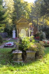 Frankfurt, Hauptfriedhof, Grab E 136a-137 Schürmann