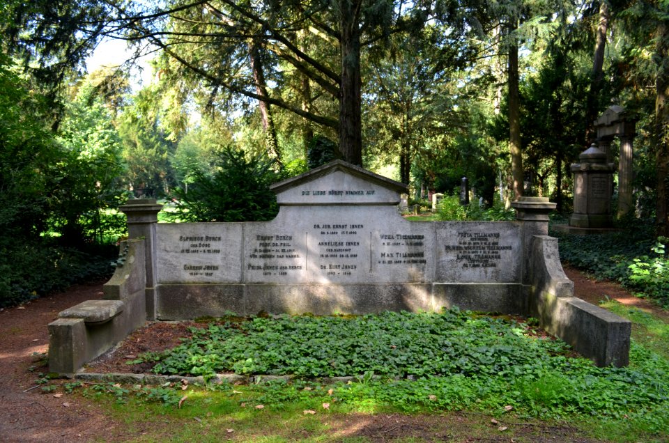 Frankfurt, Hauptfriedhof, Grab D 335 Tillmanns