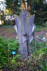 Frankfurt, Hauptfriedhof, Grab XIV Urnenhain 315 Köster