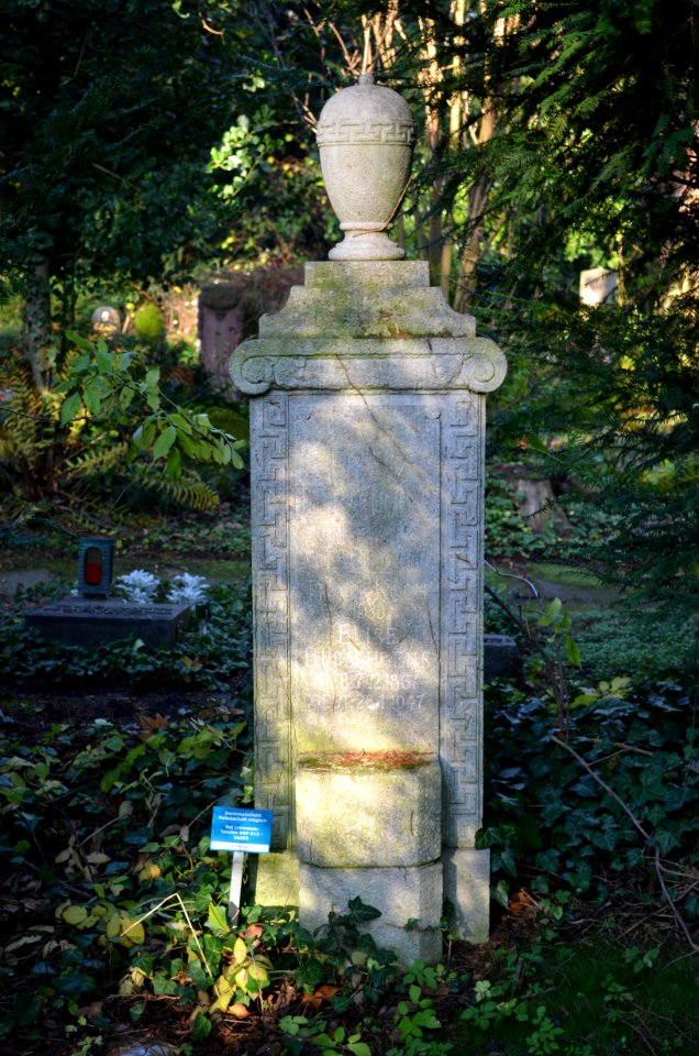 Frankfurt, Hauptfriedhof, Grab XIV Urnenhain 111 Bürschgens