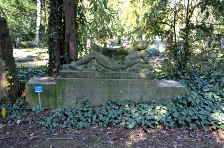 Frankfurt, Hauptfriedhof, Grab VI 93-95 Schreitz