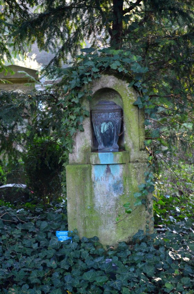 Frankfurt, Hauptfriedhof, Grab XIV Urnenhain 9 Meyer