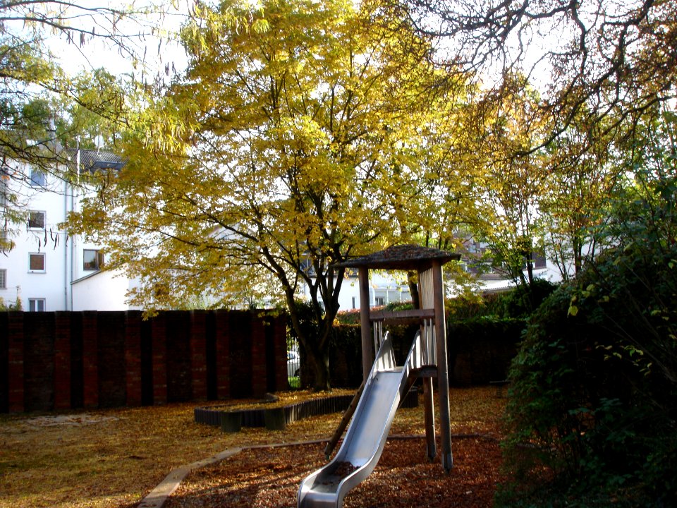 Frankfurt-Bockenheim, Spielplatz an der Kaufunger Straße, B