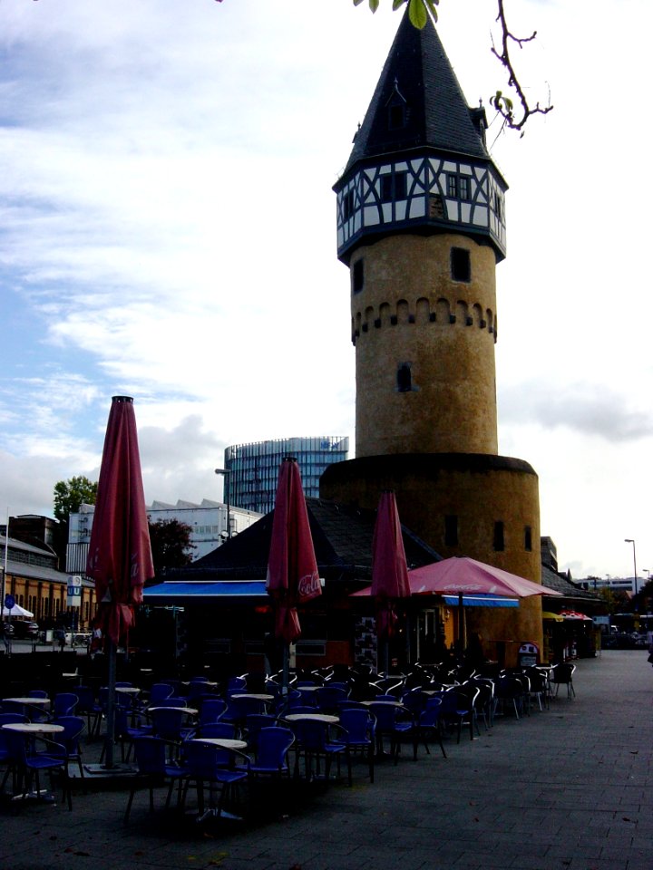 Frankfurt-Bockenheim, Wohnung mit Blick auf die Bockenheimer Warte 23