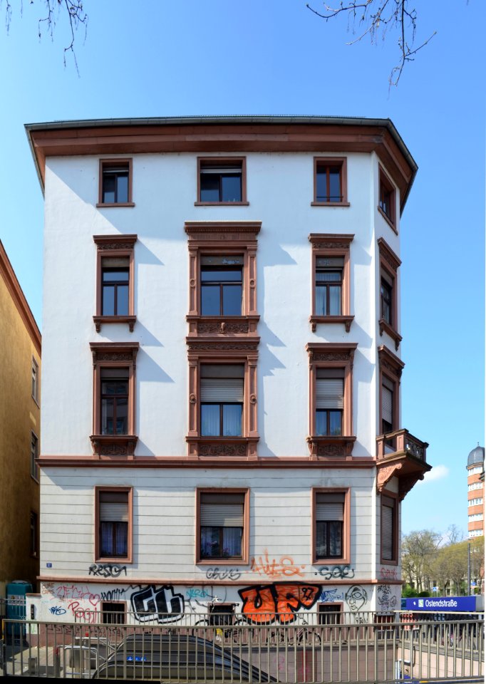 Frankfurt, Uhlandstraße 57