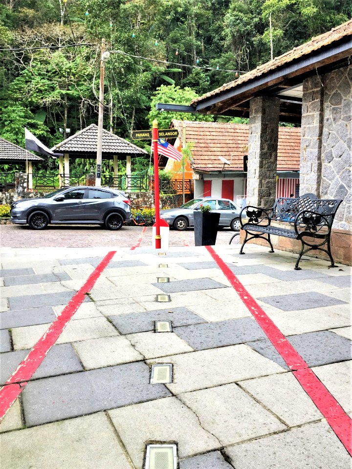 Frasers Hill Border 3