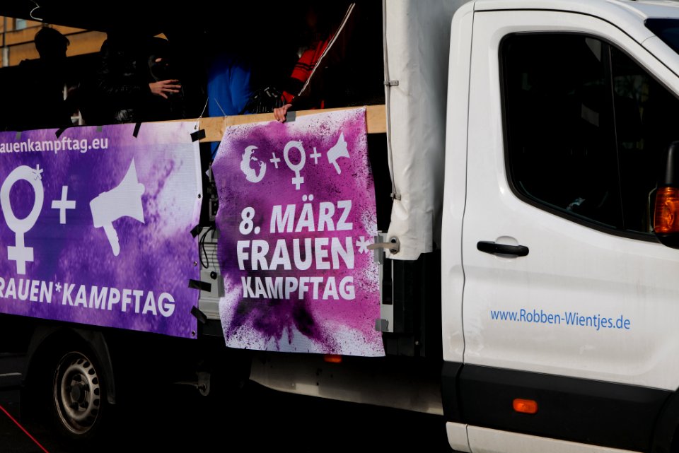 Frauenkampftag demonstration Berlin 2020 45