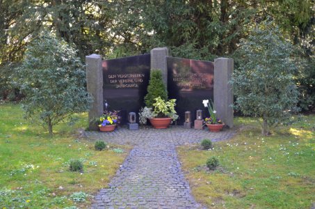 Frankfurt-Zeilsheim, Friedhof, Opfergedenken