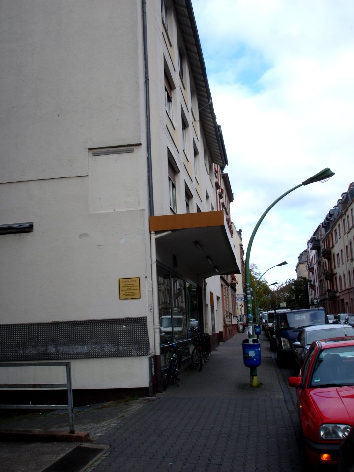 Frankfurt-Bockenheim, Juliusstraße 5, Aussenblick auf das am 10.10.1956 eröffnete ehemalige Kino bzw. Lichtspielhaus ALHAMBRA 2